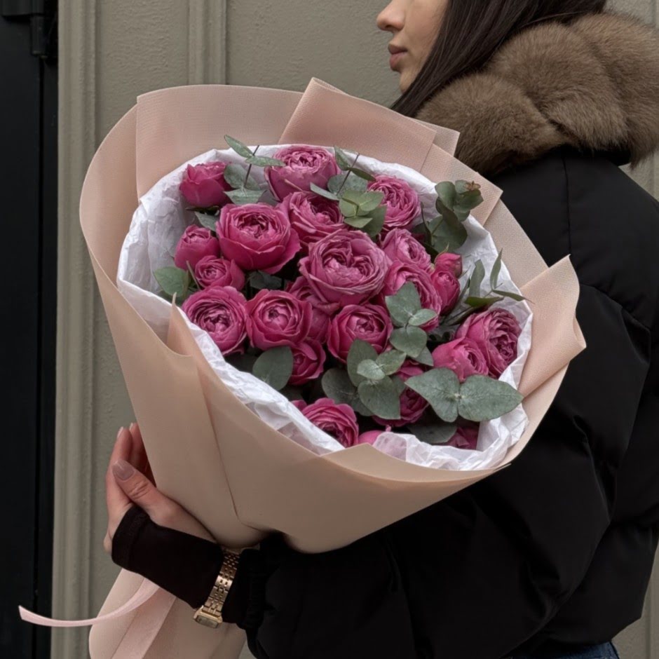 Пионовидная кустовая роза Мисти 7шт